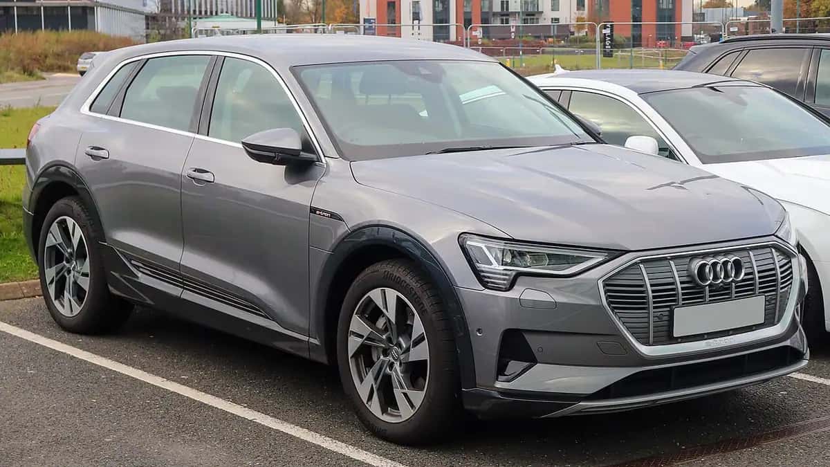 אאודי e-tron - צילום: Vauxford