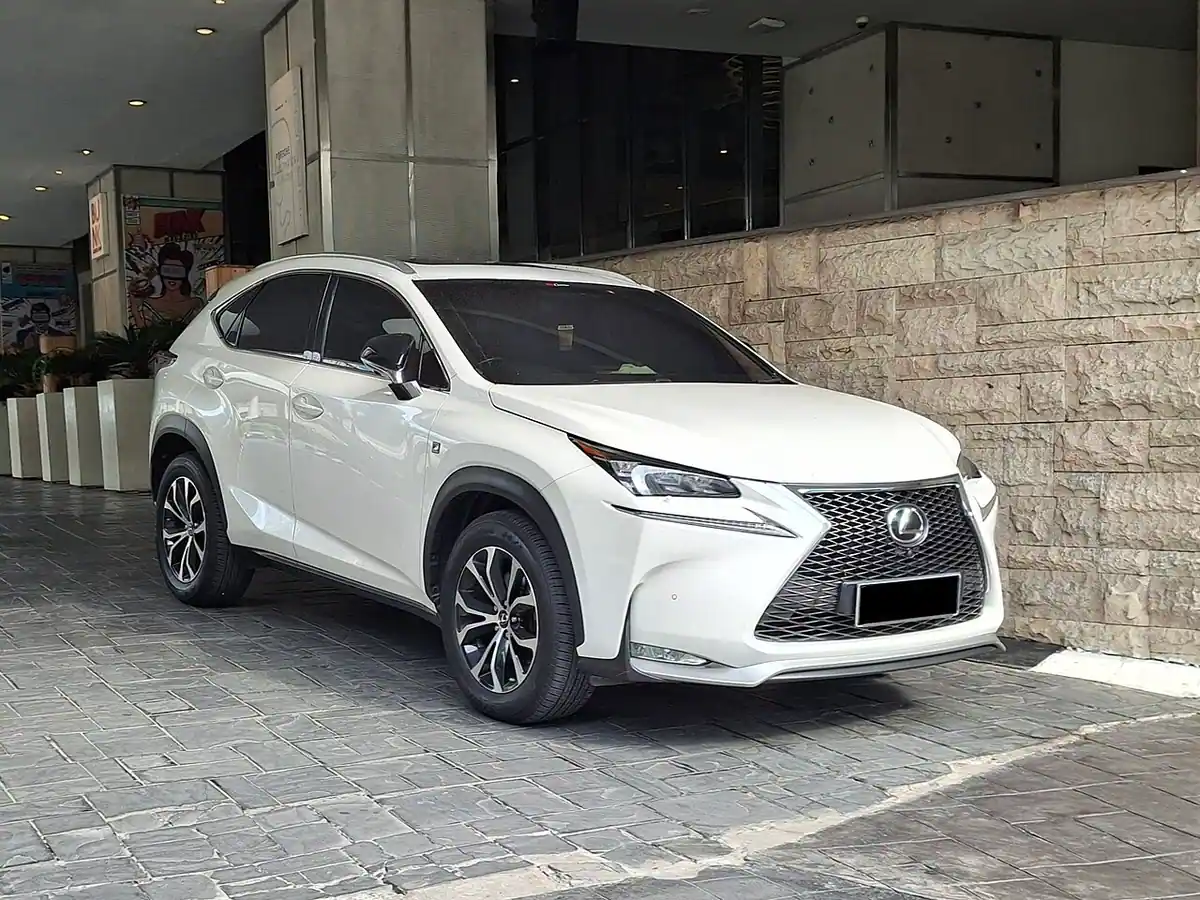 לקסוס NX (2014-2021) - צילום: Celica21gtfour